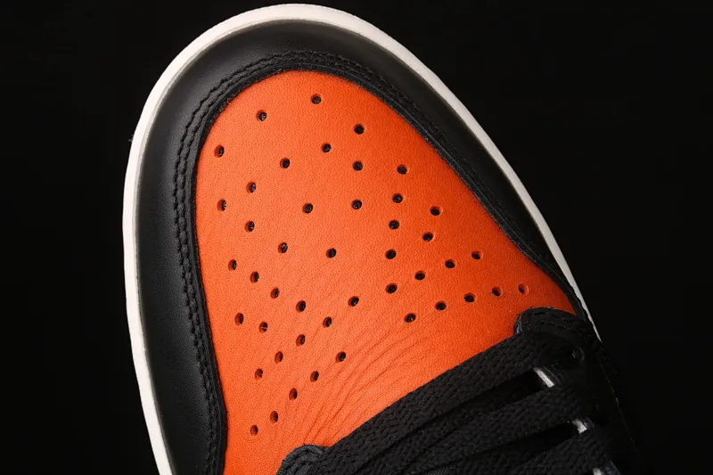 All categories Air Jordan Jordan series basketball shoes Air Jordan 1 High pure original version Air Jordan 1 Retro High OG AJ1 Joe 1 black orange white smashed backboard 555088-005